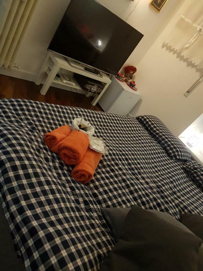 Small Bedroom Vomero'S Nápoles Exterior foto